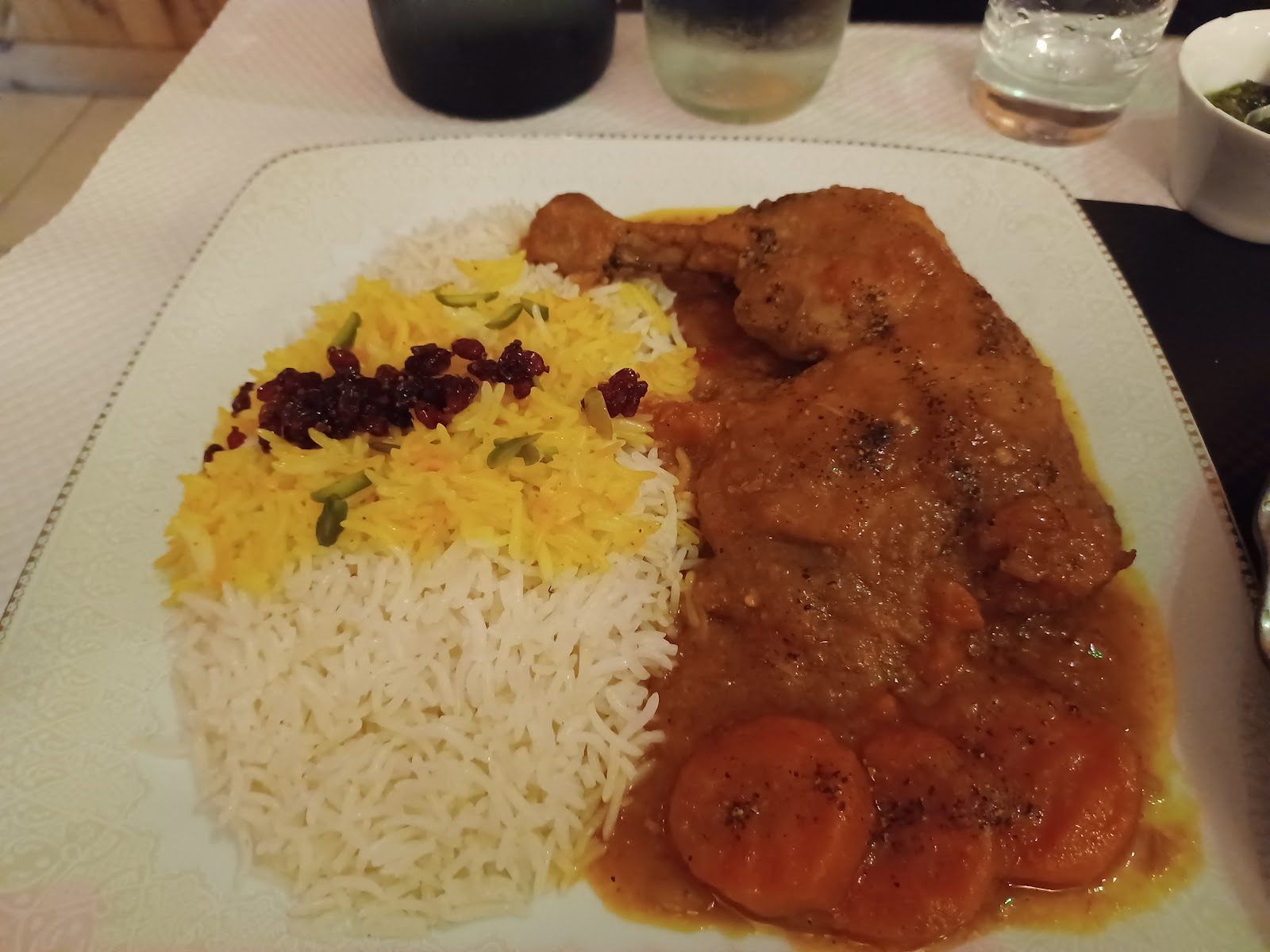 Molana Restaurant, restaurant à Nantes